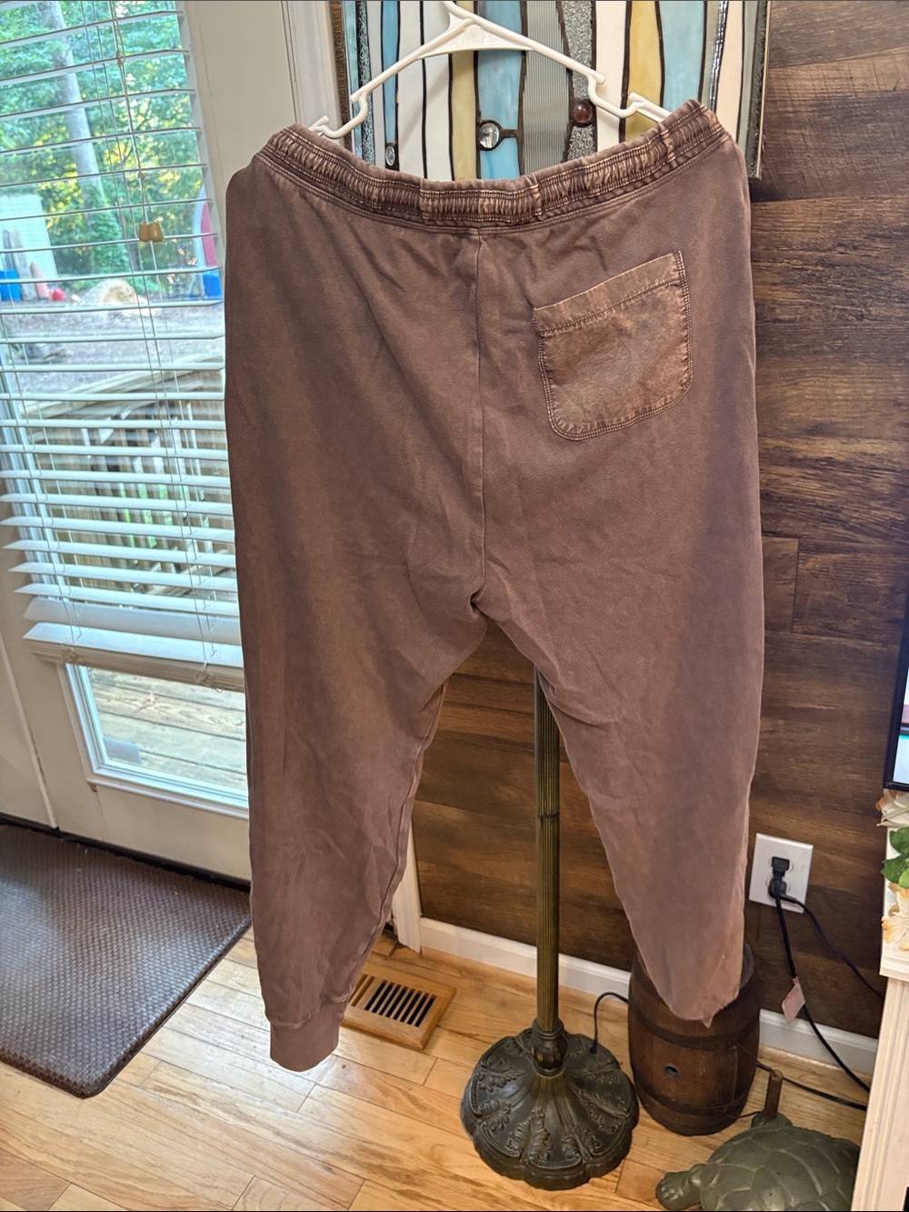 Aerie women’s brown cuffed sweatpants with pockets - Picture 2 of 3